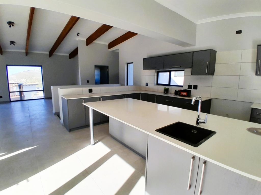 4 Bedroom Property for Sale in Whale Rock Western Cape
